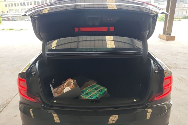 Used Volvo S90 2018 T4 Zhiyuan Edition Trunk