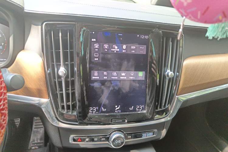 Used Volvo S90 2018 T5 Prestige Edition Audio And AC Panel
