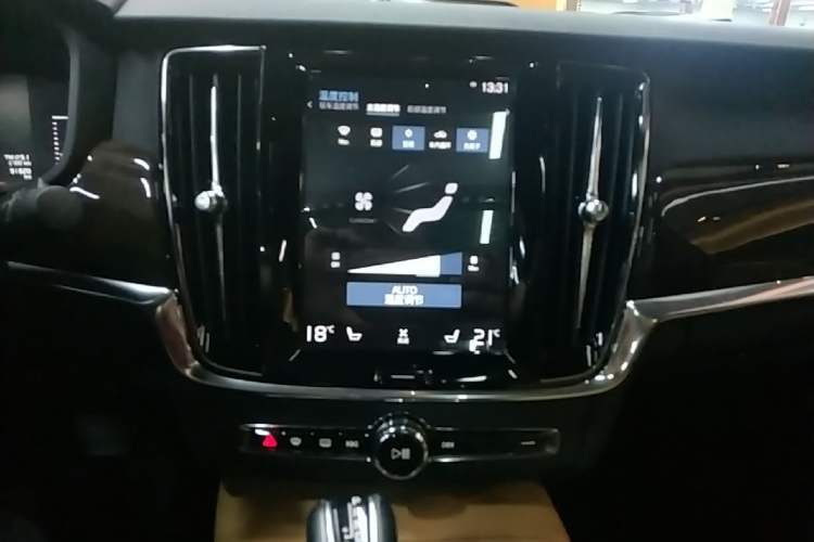 Used Volvo S90 2018 T4 Zhiyuan Edition Audio And AC Panel
