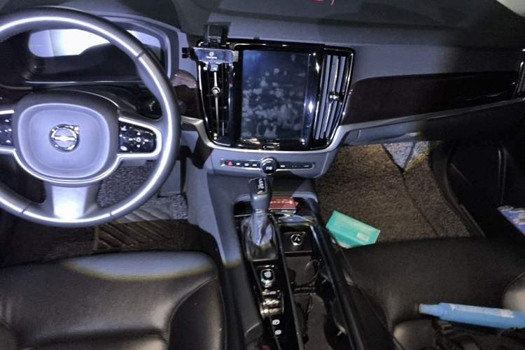 Used Volvo S90 2018 T4 Zhiyuan Edition Center Console