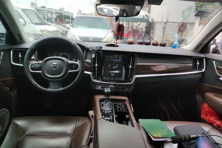 Used Volvo S90 2018 T5 Zhiyuan Edition Center Console