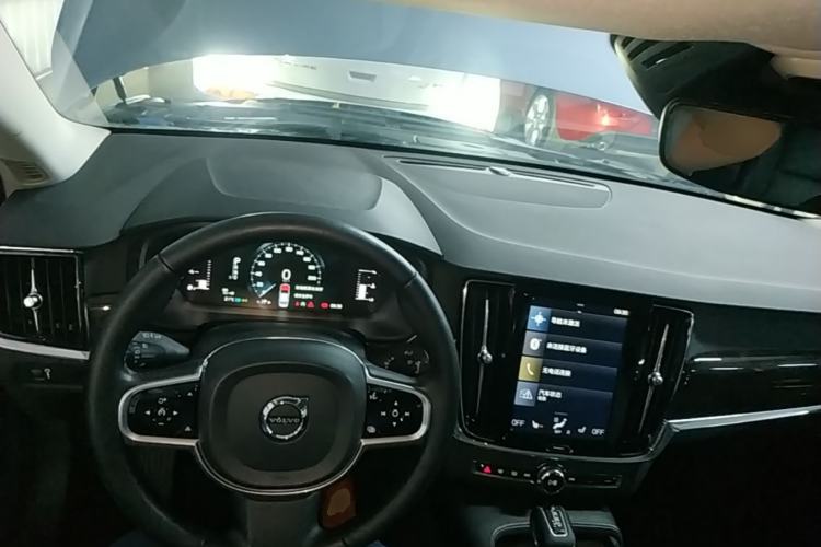Used Volvo S90 2018 T4 Zhiyuan Edition Center Console