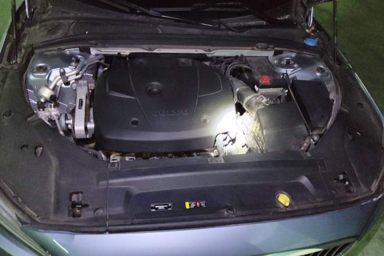 Used Volvo S90 2018 T5 Zhiya Edition Engine Bay