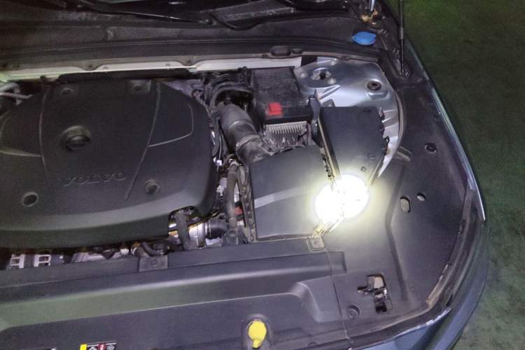 Used Volvo S90 2018 T5 Zhiya Edition Engine Bay Left