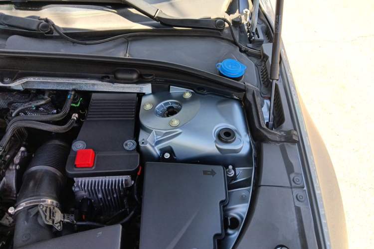 Used Volvo S90 2018 T5 Zhiyuan Edition Engine Bay Left