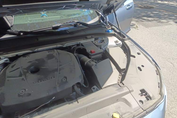 Used Volvo S90 2018 T5 Prestige Edition Engine Bay Left