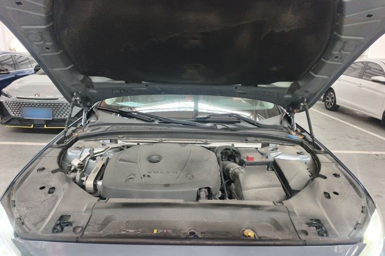 Used Volvo S90 2018 T4 Zhiyuan Edition Engine Bay
