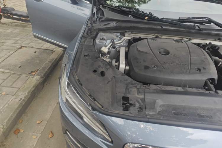 Used Volvo S90 2018 T5 Zhiya Edition Engine Bay Right