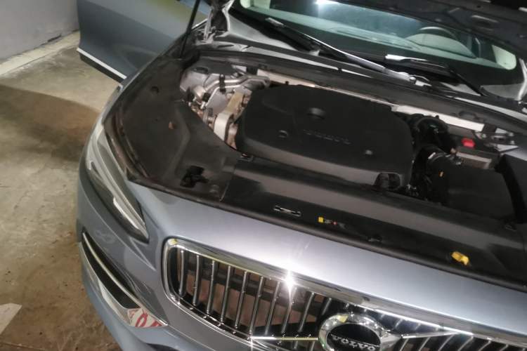 Used Volvo S90 2018 T5 Zhiyuan Edition Engine Bay Right
