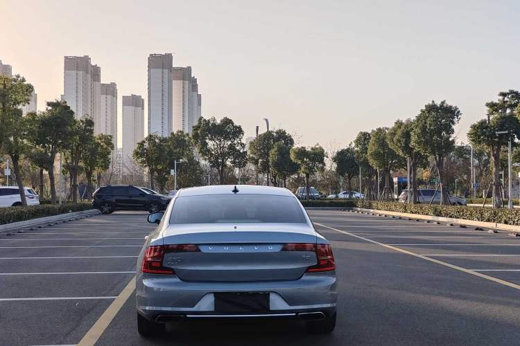 Used Volvo S90 2018 T4 Zhiyuan Edition Exterior 5