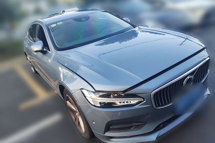 Used Volvo S90 2018 T4 Zhiyuan Edition Front Right 45 Deg