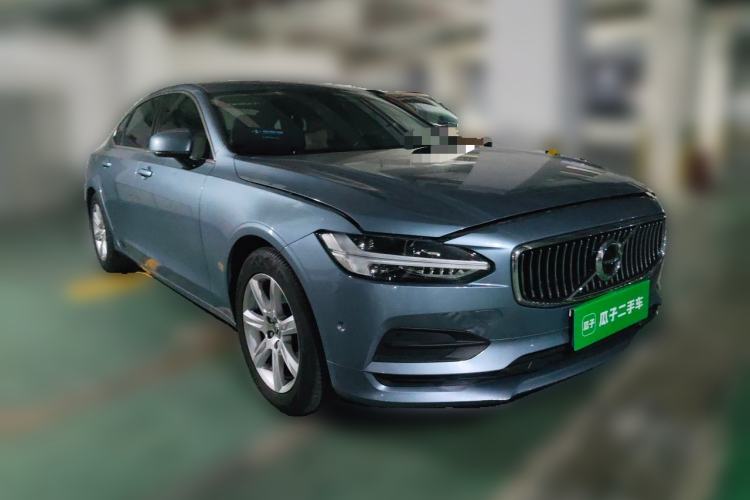 Used Volvo S90 2018 T4 Zhiyi Edition Front Right 45 Deg