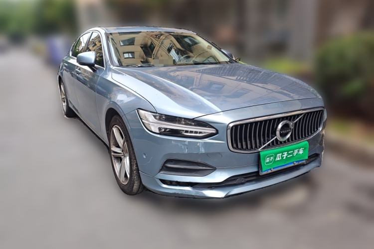 Used Volvo S90 2018 T4 Zhiyuan Edition Front Right 45 Deg