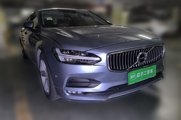 Used Volvo S90 2018 T4 Zhiyuan Edition Front Right 45 Deg
