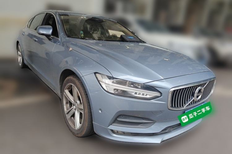 Used Volvo S90 2018 T4 Zhiyuan Edition Front Right 45 Deg