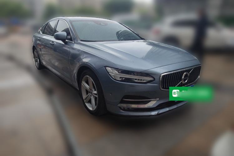 Used Volvo S90 2018 T4 Zhiyuan Edition Front Right 45 Deg