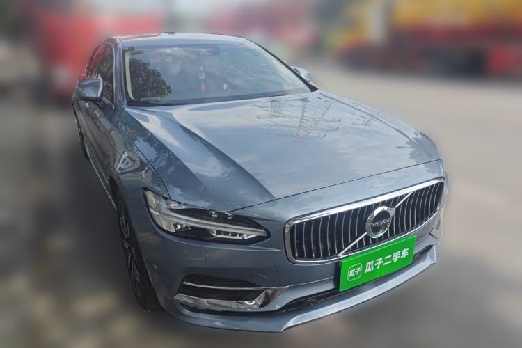 Used Volvo S90 2018 T5 Zhiya Edition Front Right 45 Deg
