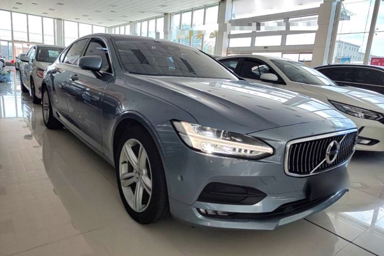 Used Volvo S90 2018 T4 Zhiyuan Edition Front Right 45 Deg