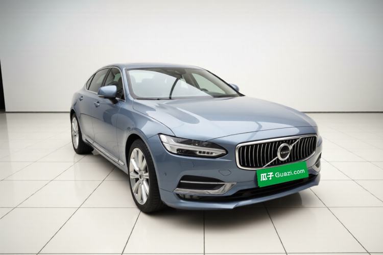 Used Volvo S90 2018 T5 Zhiya Edition Front Right 45 Deg