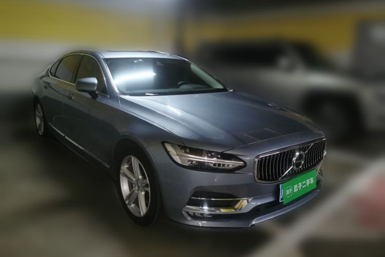 Used Volvo S90 2018 T5 Zhiyuan Edition Front Right 45 Deg