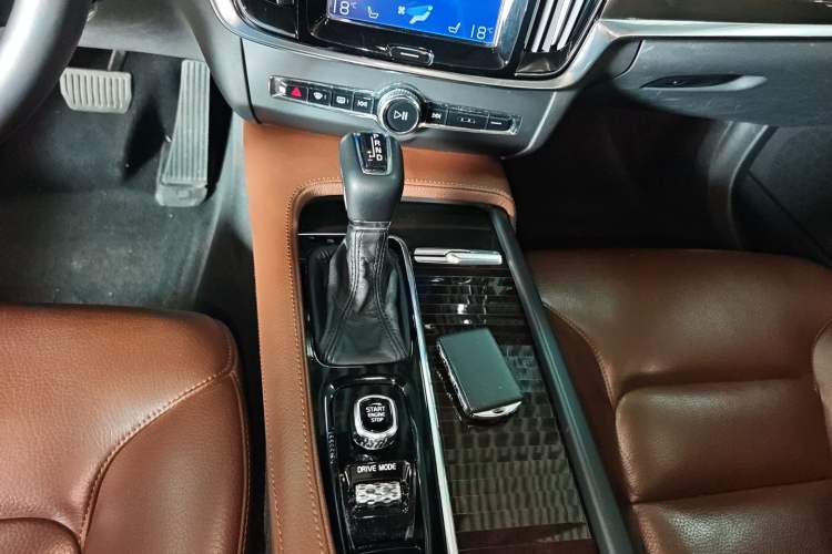 Used Volvo S90 2018 T4 Zhiyuan Edition Gear Lever