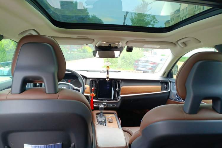 Used Volvo S90 2018 T5 Prestige Edition Headliner