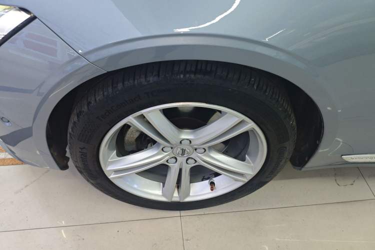 Used Volvo S90 2018 T4 Zhiyuan Edition Left Front Wheel Hub