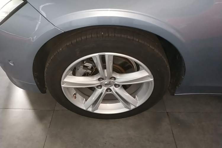 Used Volvo S90 2018 T4 Zhiyuan Edition Left Front Wheel Hub