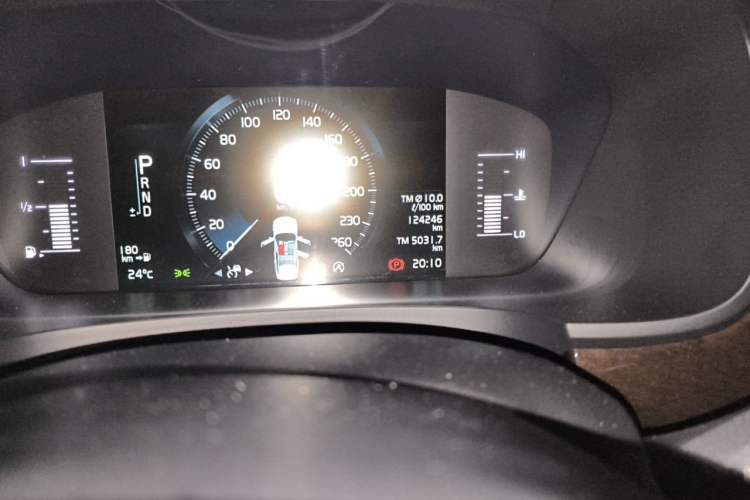 Used Volvo S90 2018 T4 Zhiyuan Edition Odometer Close Up