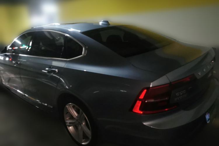 Used Volvo S90 2018 T5 Zhiyuan Edition Rear Left 45 Deg