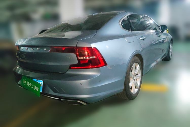 Used Volvo S90 2018 T4 Zhiyi Edition Rear Right 45 Deg