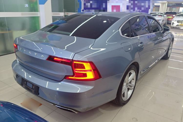 Used Volvo S90 2018 T4 Zhiyuan Edition Rear Right 45 Deg