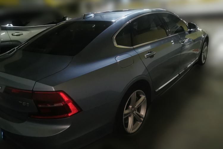 Used Volvo S90 2018 T5 Zhiyuan Edition Rear Right 45 Deg