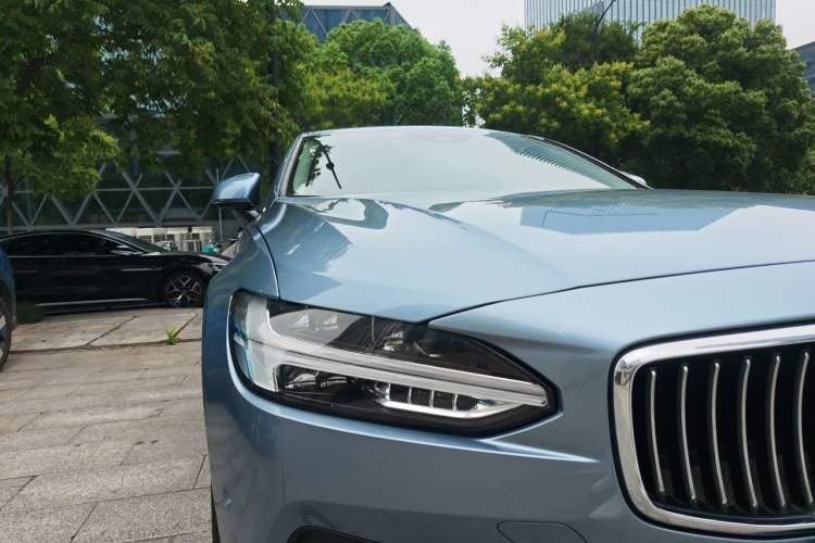 Used Volvo S90 2018 T4 Zhiyuan Edition Right Front Headlight