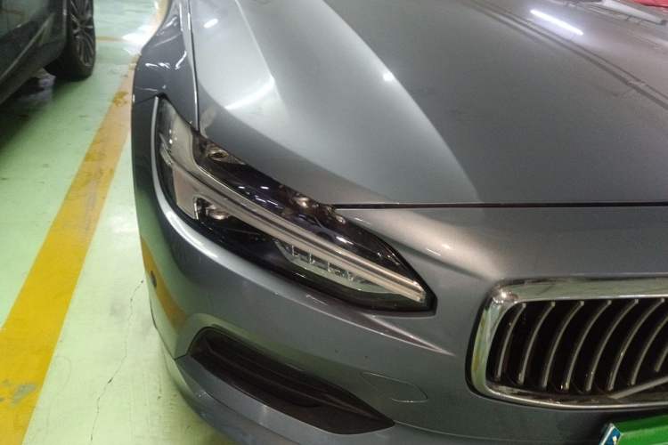 Used Volvo S90 2018 T4 Zhiyuan Edition Right Front Headlight