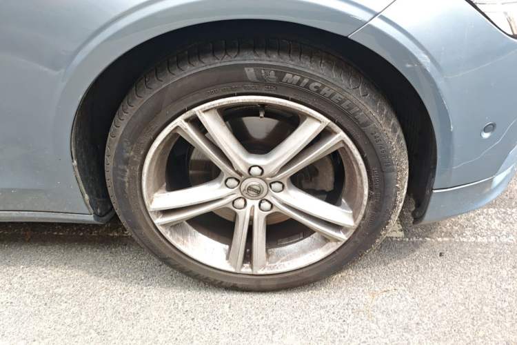 Used Volvo S90 2018 T4 Zhiyuan Edition Right Front Wheel Hub