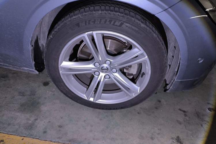 Used Volvo S90 2018 T4 Zhiyuan Edition Right Front Wheel Hub