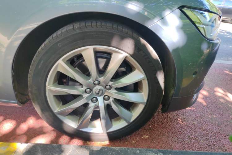 Used Volvo S90 2018 T5 Zhiyuan Edition Right Front Wheel Hub