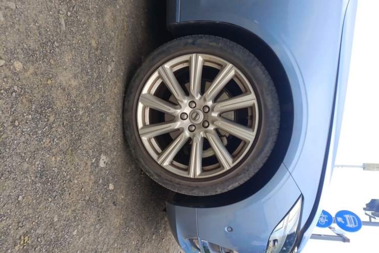 Used Volvo S90 2018 T5 Prestige Edition Right Front Wheel Hub