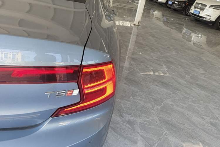 Used Volvo S90 2018 T5 Zhiyuan Edition Right Rear Taillight