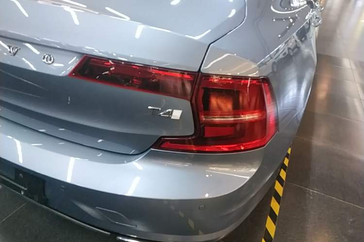 Used Volvo S90 2018 T4 Zhiyuan Edition Right Rear Taillight