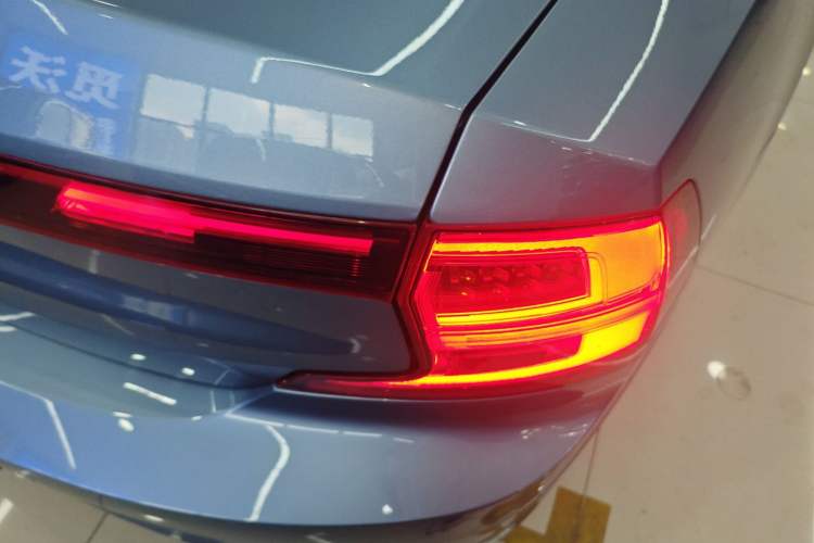 Used Volvo S90 2018 T4 Zhiyuan Edition Right Rear Taillight