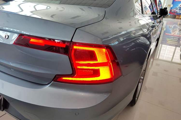 Used Volvo S90 2018 T4 Zhiyuan Edition Right Rear Taillight