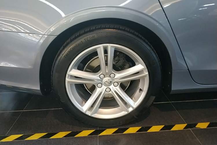 Used Volvo S90 2018 T4 Zhiyuan Edition Right Rear Wheel Hub