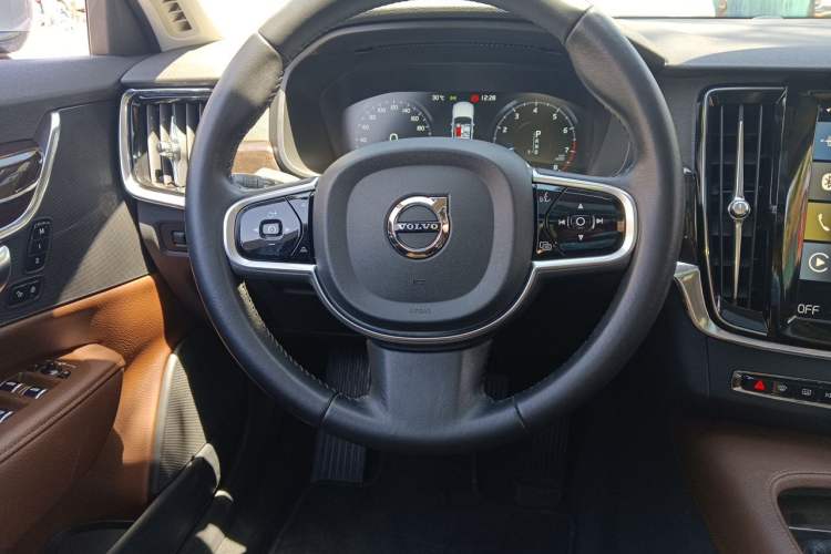 Used Volvo S90 2018 T5 Zhiyuan Edition Steering Wheel