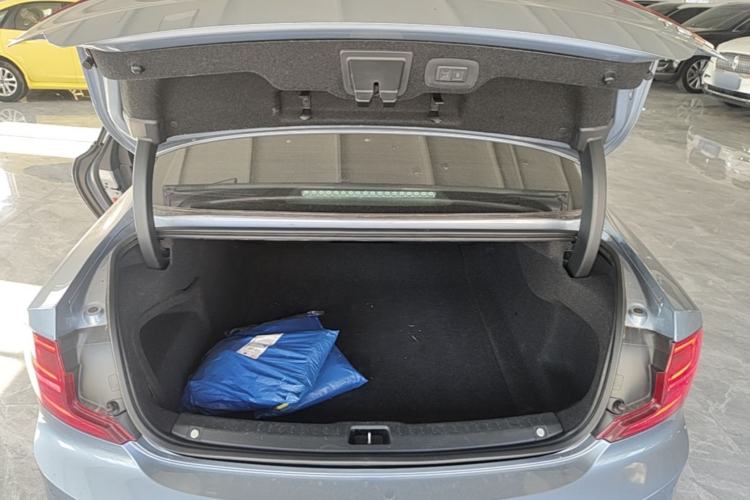Used Volvo S90 2018 T5 Zhiyuan Edition Trunk