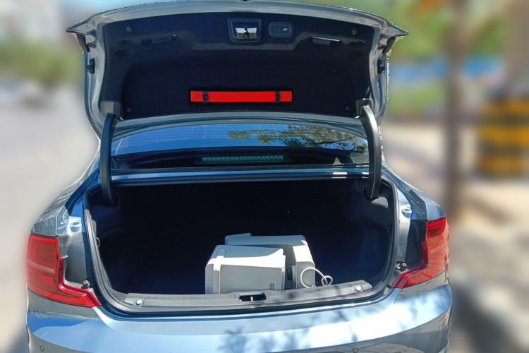 Used Volvo S90 2018 T5 Zhiyuan Edition Trunk