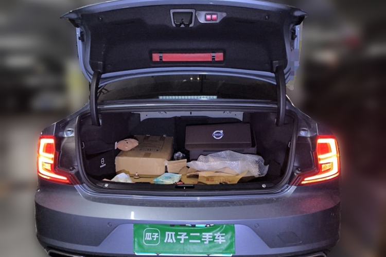 Used Volvo S90 2018 T4 Zhiyuan Edition Trunk