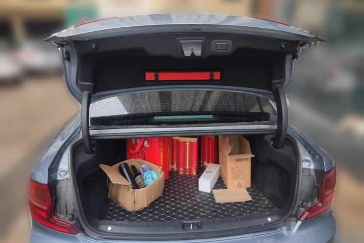 Used Volvo S90 2018 T4 Zhiyuan Edition Trunk