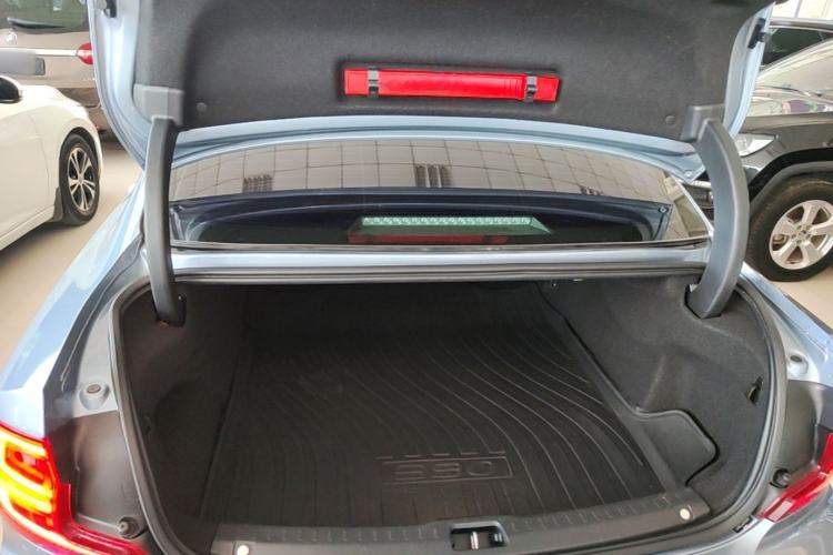 Used Volvo S90 2018 T4 Zhiyuan Edition Trunk